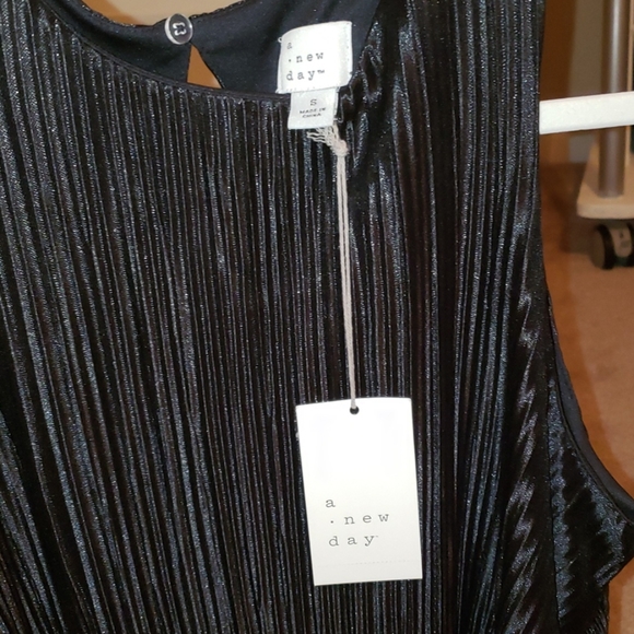 Shirt - Picture 4 of 5